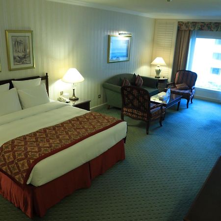 The Bristol Hotel Dubai Eksteriør billede