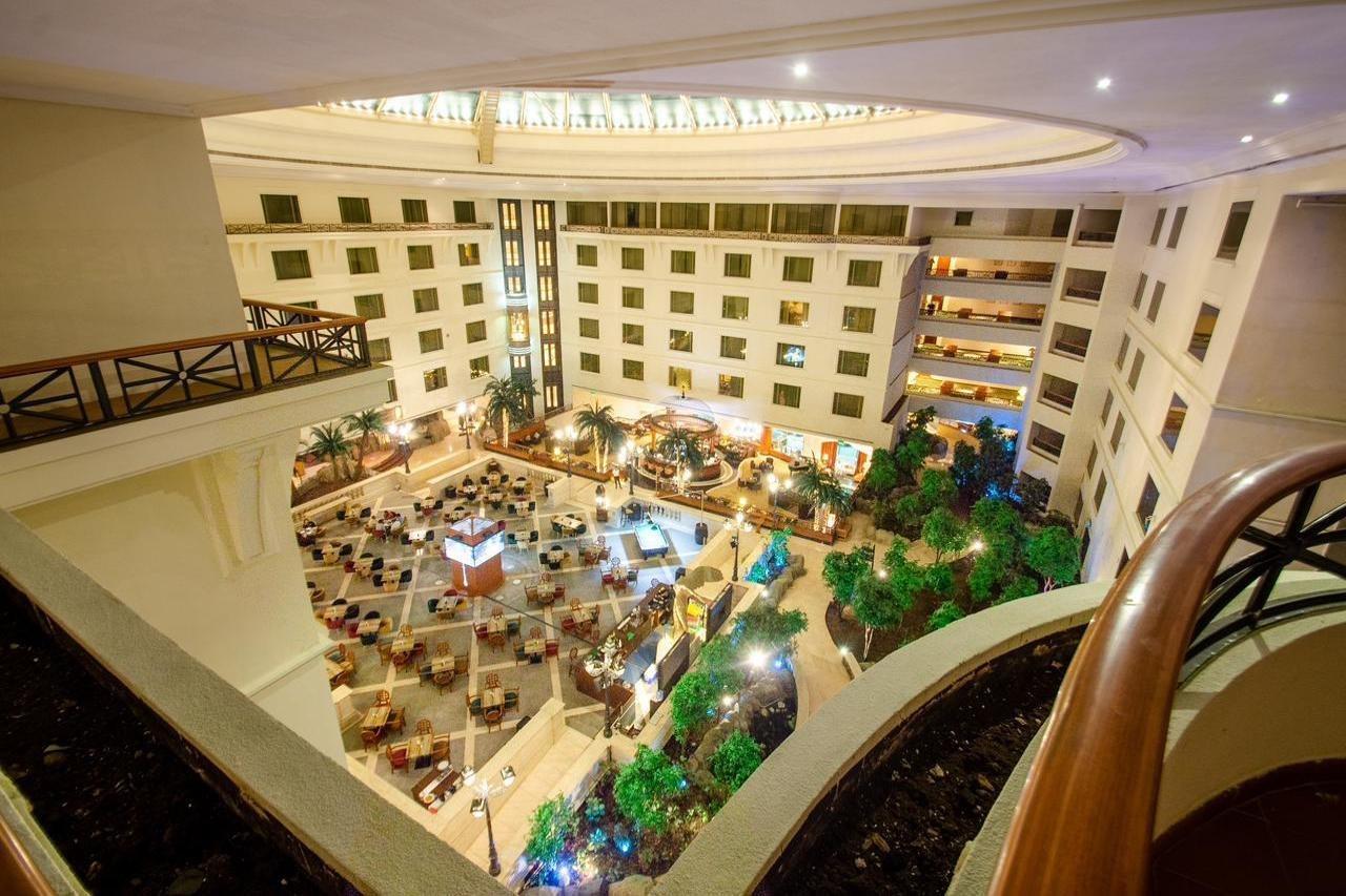 The Bristol Hotel Dubai Eksteriør billede