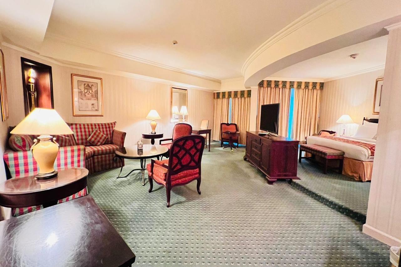 The Bristol Hotel Dubai Eksteriør billede