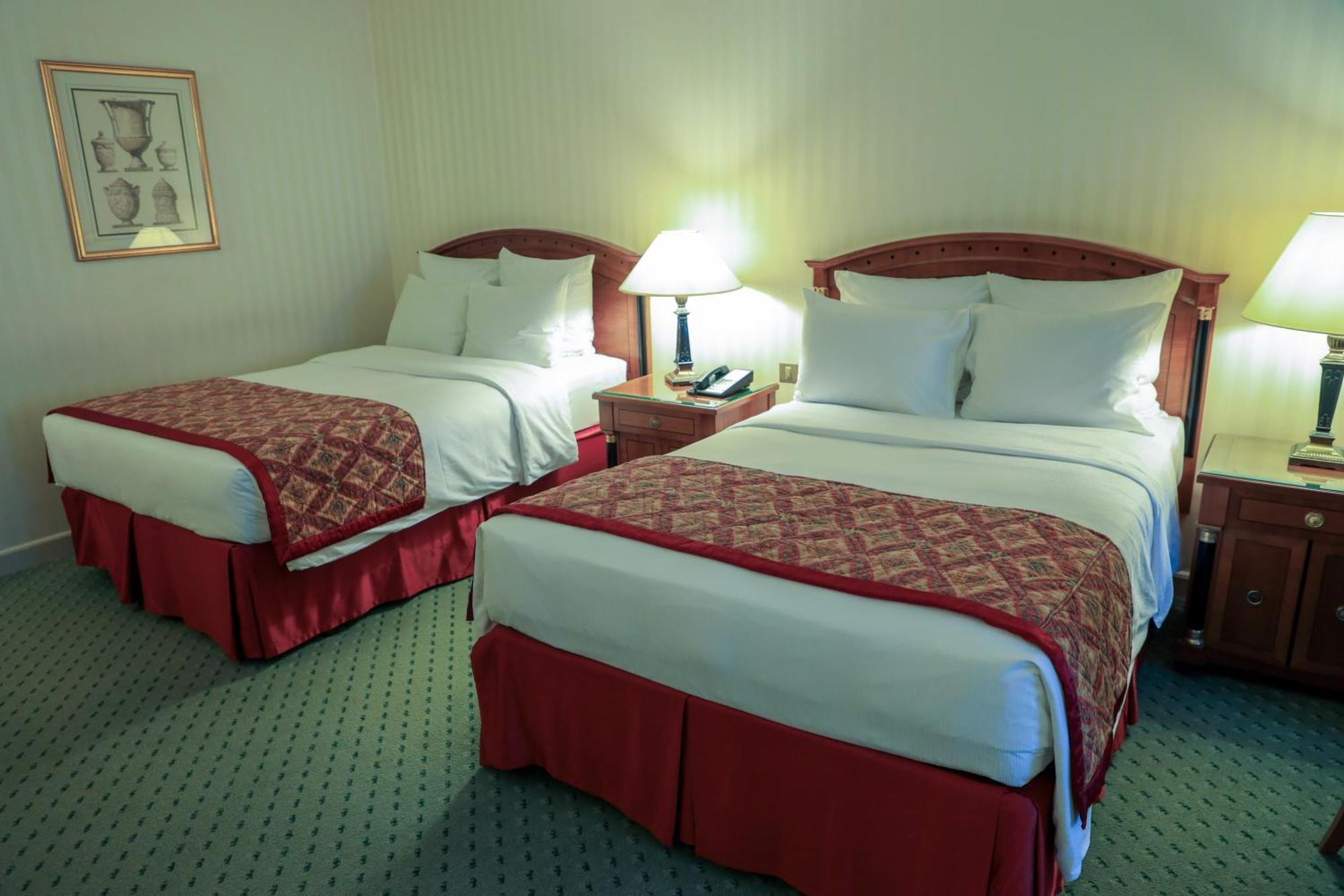 The Bristol Hotel Dubai Eksteriør billede