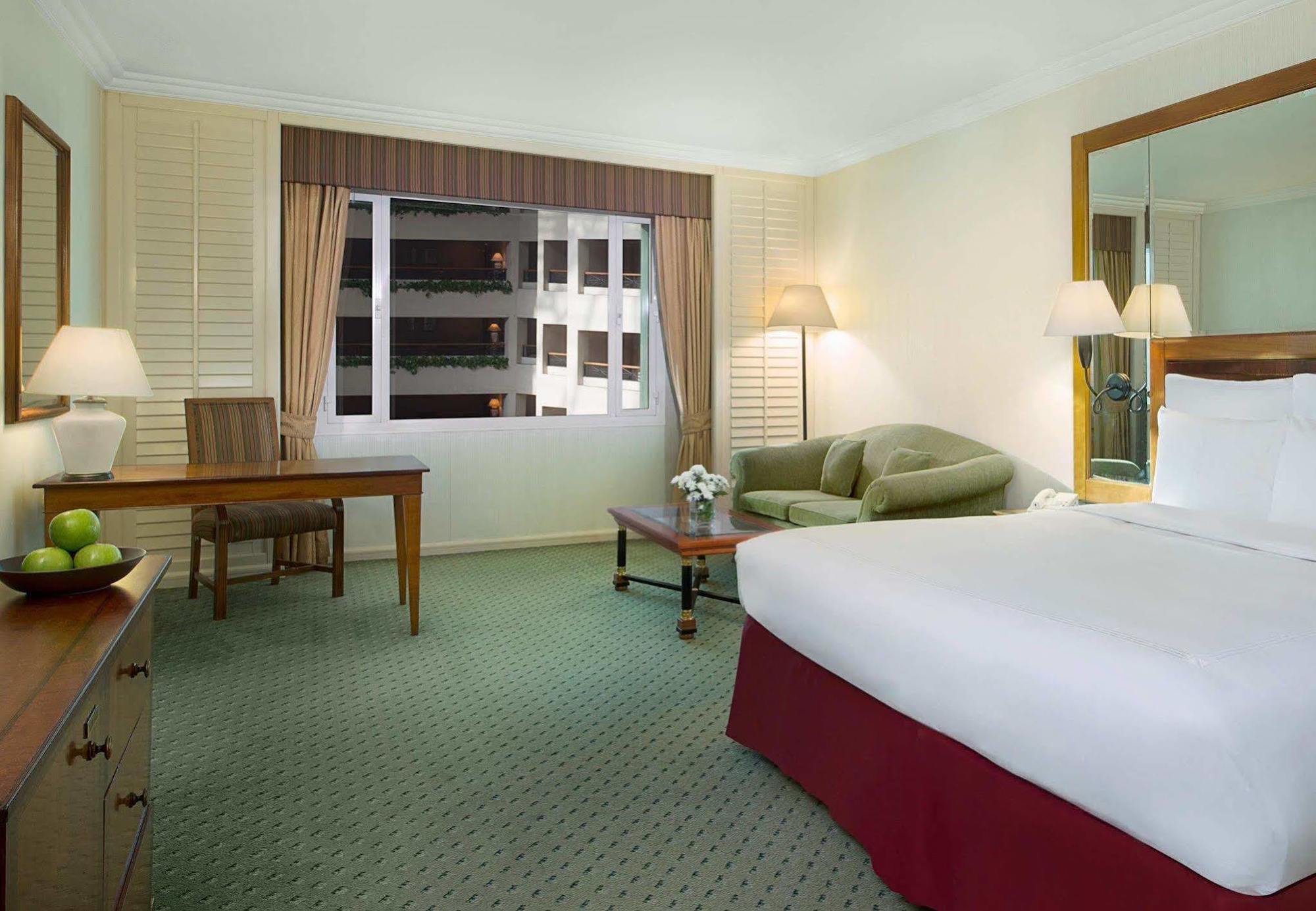 The Bristol Hotel Dubai Eksteriør billede