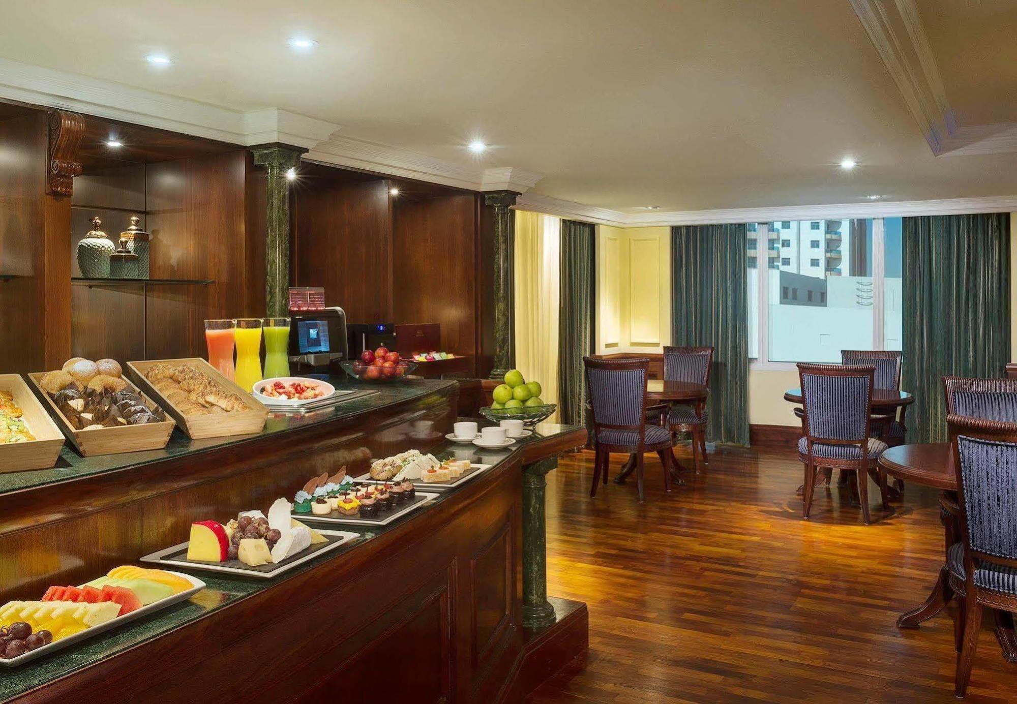The Bristol Hotel Dubai Eksteriør billede