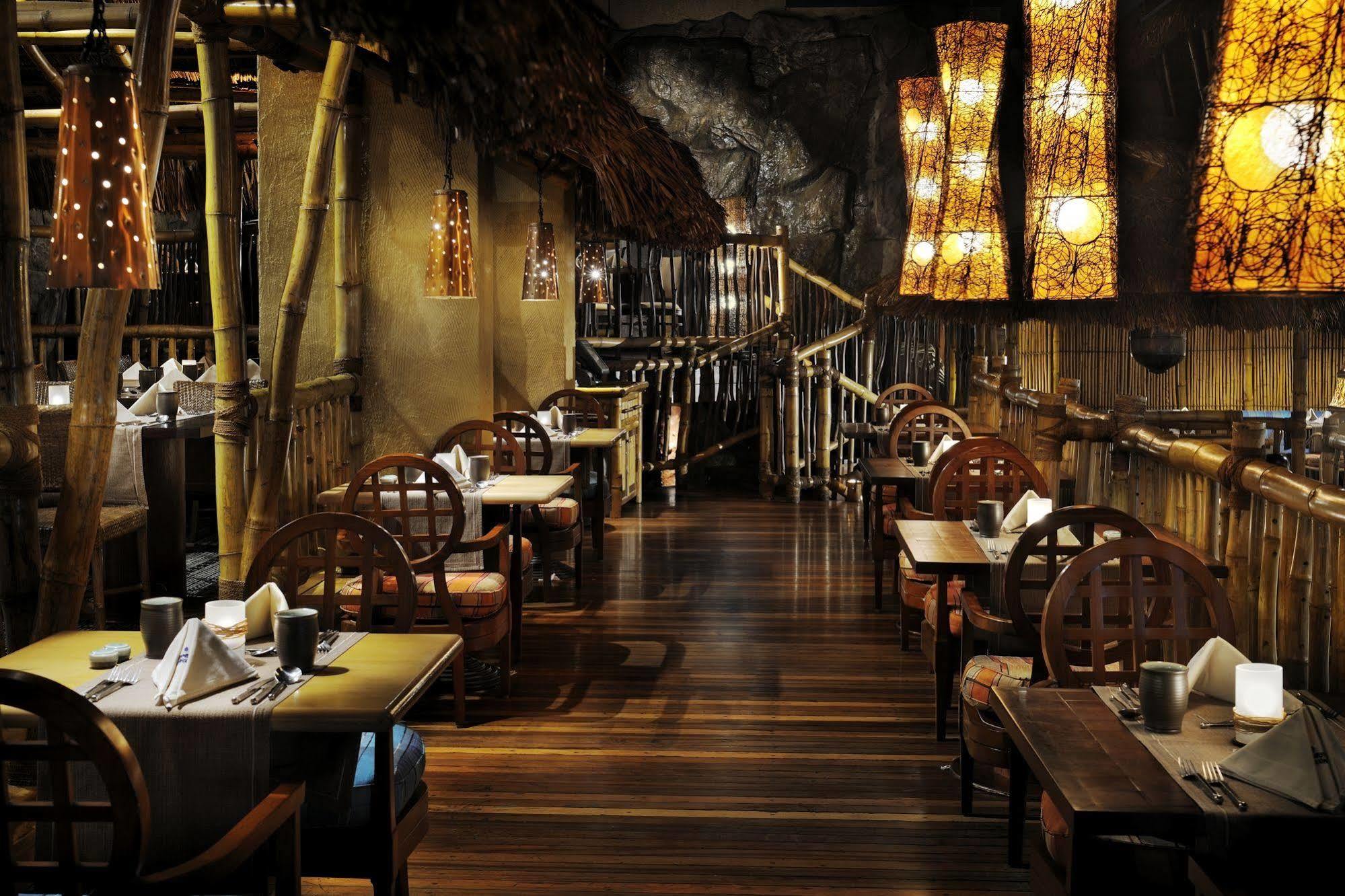 The Bristol Hotel Dubai Eksteriør billede