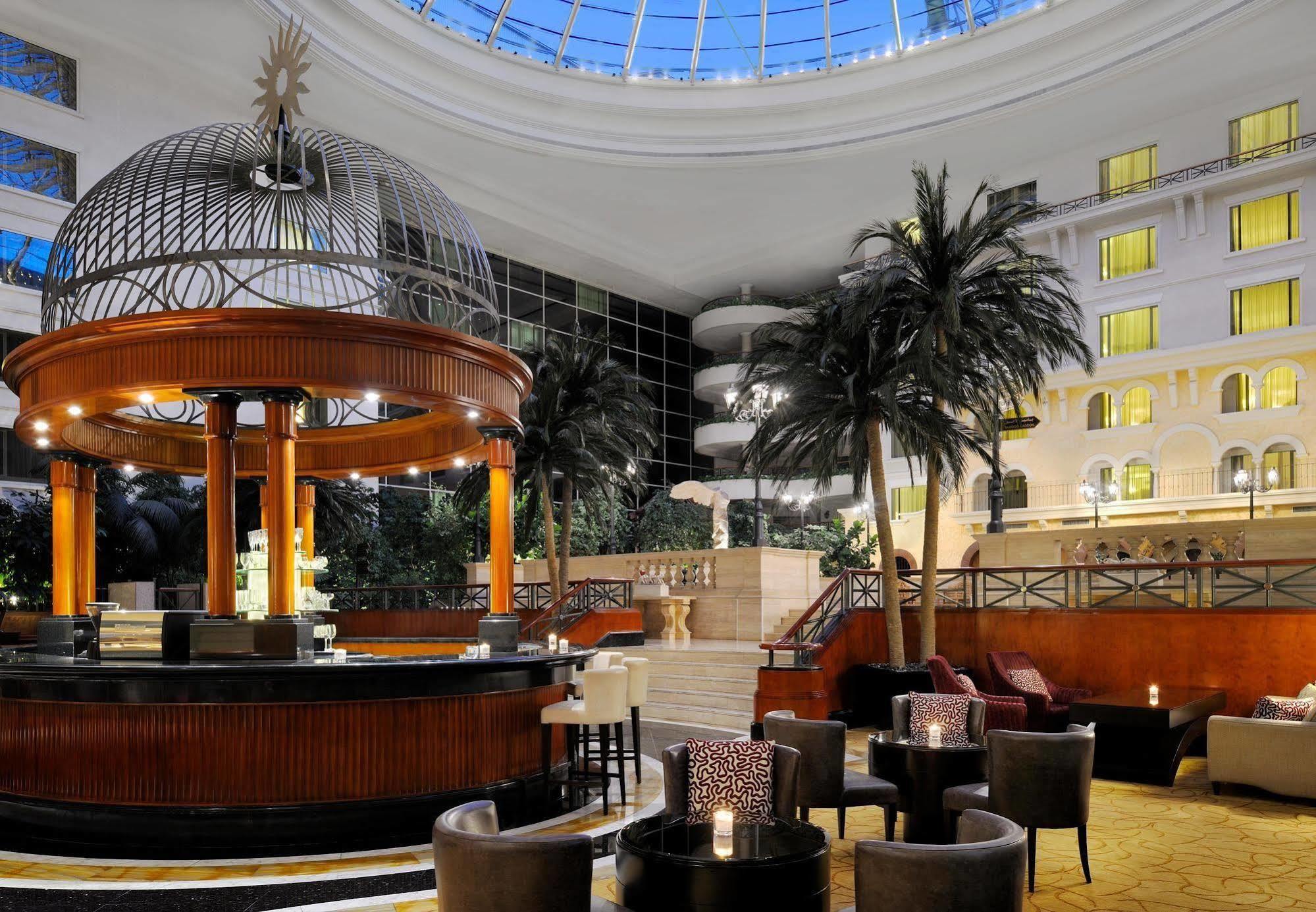 The Bristol Hotel Dubai Interiør billede